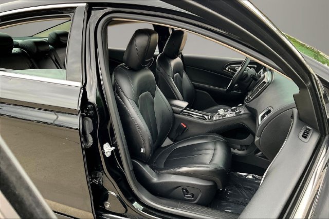 Used 2016 Chrysler 200 C FWD image 27
