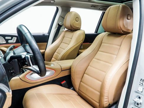 Used 2024 Mercedes-Benz GLS 580 4MATIC image 46