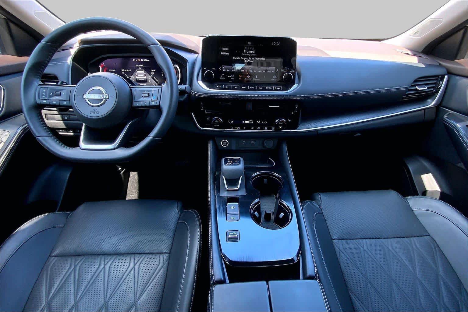 Used 2023 Nissan Rogue Platinum FWD image 16