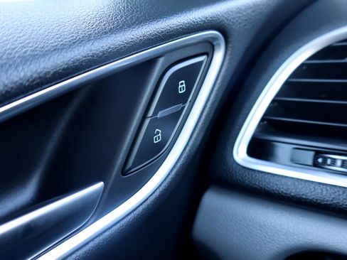 Used 2017 Audi Q3 2.0T Premium image 22