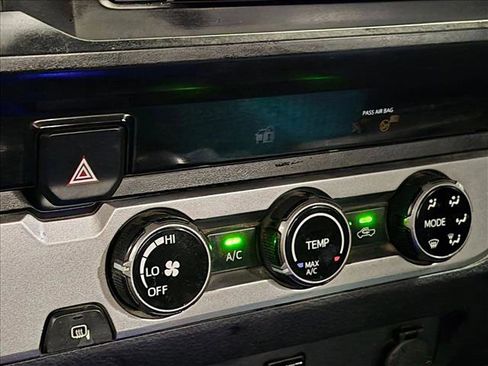 Used 2018 Toyota Tacoma SR RWD image 12
