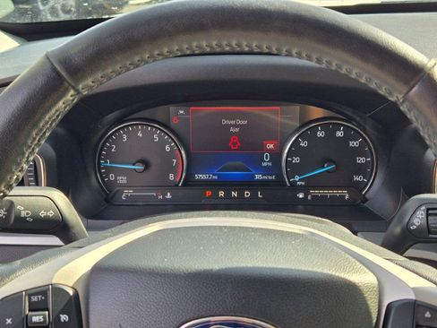 Used 2022 Ford Explorer XLT w/ Equipment Group 202A image 33