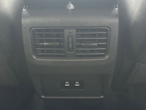 Used 2025 Nissan Rogue SV AWD/4WD image 24
