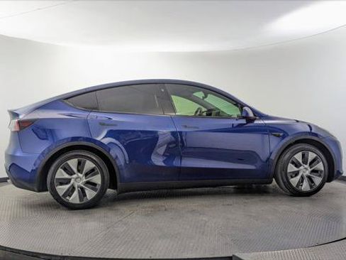 Used 2021 Tesla Model Y 2WD image 8