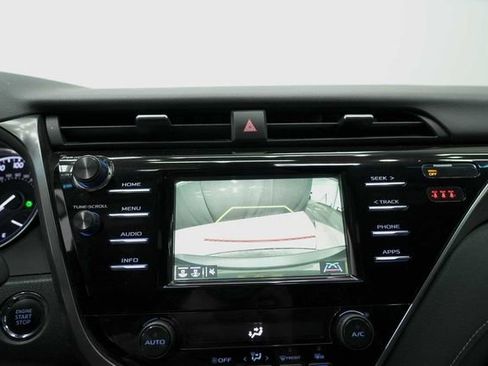 Used 2019 Toyota Camry SE image 30