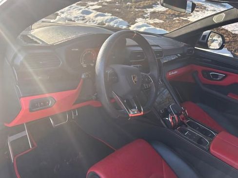 Used 2022 Lamborghini Urus image 20