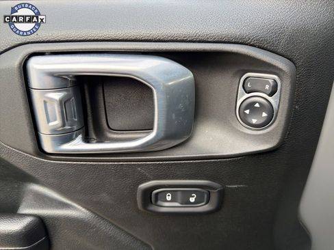 Used 2021 Jeep Gladiator Willys image 22