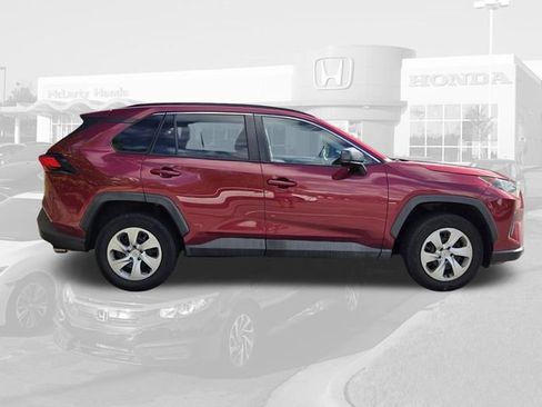 Used 2021 Toyota RAV4 LE FWD image 6