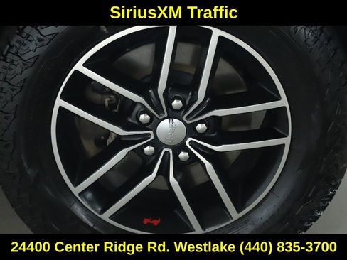 Used 2017 Jeep Grand Cherokee Trailhawk w/ Trailhawk Luxury Group AWD/4WD image 11