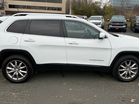 Used 2018 Jeep Cherokee Limited image 6