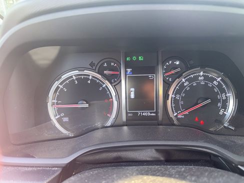 Certified 2021 Toyota 4Runner TRD Off-Road image 5