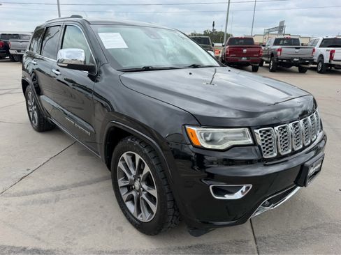 Used 2017 Jeep Grand Cherokee Overland w/ Jeep Active Safety Group AWD/4WD image 4