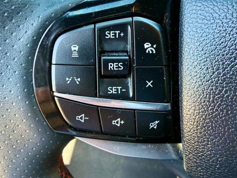 Used 2025 Ford Explorer ST-Line w/ ST-Line Street Pack AWD/4WD image 19