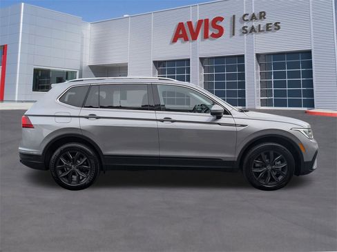 Used 2024 Volkswagen Tiguan SE image 5