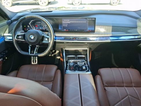 Used 2023 BMW 740i w/ Parking Assistance Package RWD image 10