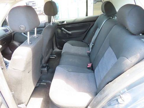 Used 2004 Volkswagen Golf GLS FWD image 9