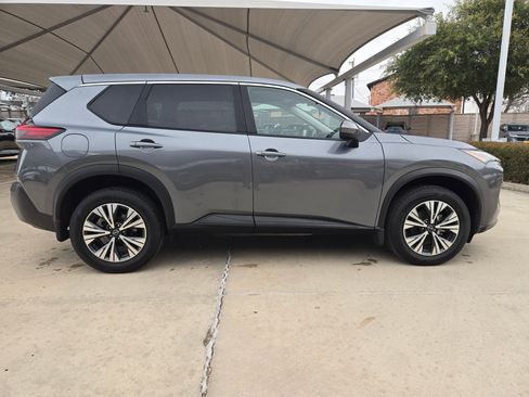 Used 2023 Nissan Rogue SV image 8