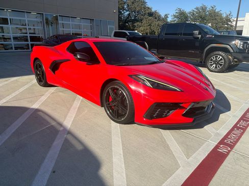 Used 2021 Chevrolet Corvette Stingray Preferred Conv w/ Z51 Performance Package RWD image 3