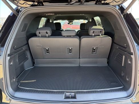 New 2026 Chevrolet Traverse LT w/ LPO, Floor Liner Package AWD/4WD image 12