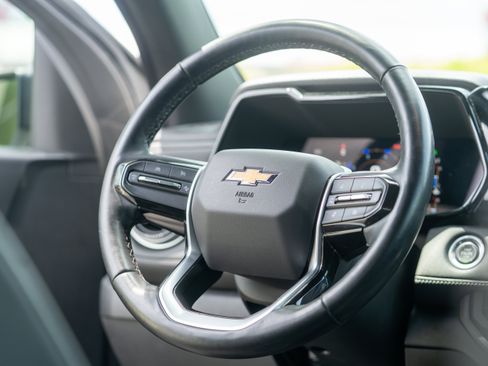 Used 2023 Chevrolet Colorado LT w/ LT Convenience Package III RWD image 17