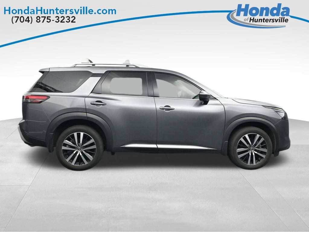 Used 2025 Nissan Pathfinder Platinum AWD/4WD image 5