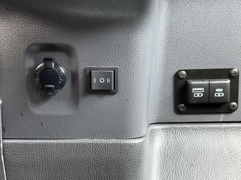 Used 2022 Toyota Sienna LE AWD/4WD image 33