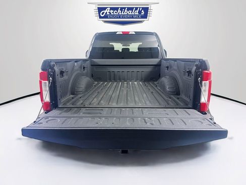 Used 2017 Ford F350 XLT w/ Camper Package image 16