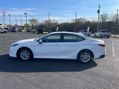 Used 2025 Toyota Camry LE w/ Convenience Package image 13