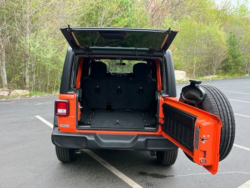Used 2023 Jeep Wrangler Unlimited Sport AWD/4WD image 22