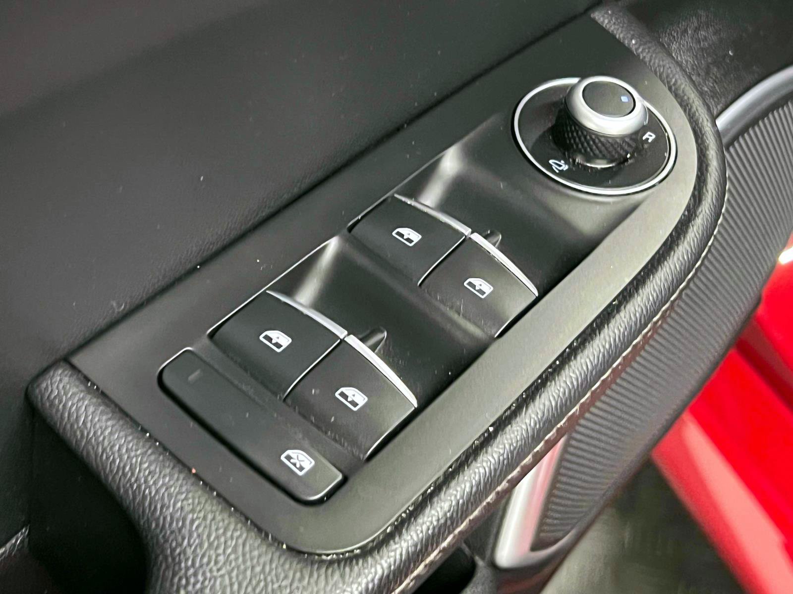 Used 2020 Alfa Romeo Giulia Ti AWD/4WD image 18