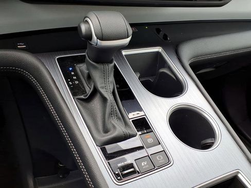 Used 2025 Toyota Sienna XLE image 20