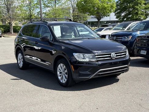 Used 2018 Volkswagen Tiguan SE AWD/4WD image 1