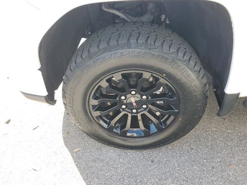 Certified 2022 GMC Sierra 1500 AT4X image 11