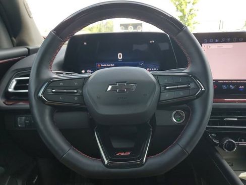 Used 2024 Chevrolet Traverse RS FWD image 25