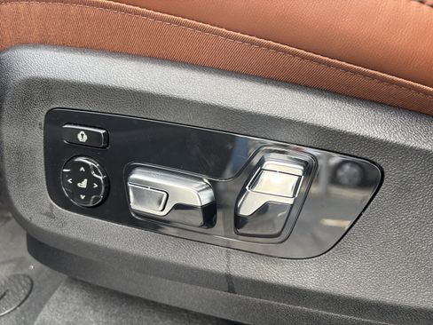 Used 2025 BMW ALPINA XB7 image 16