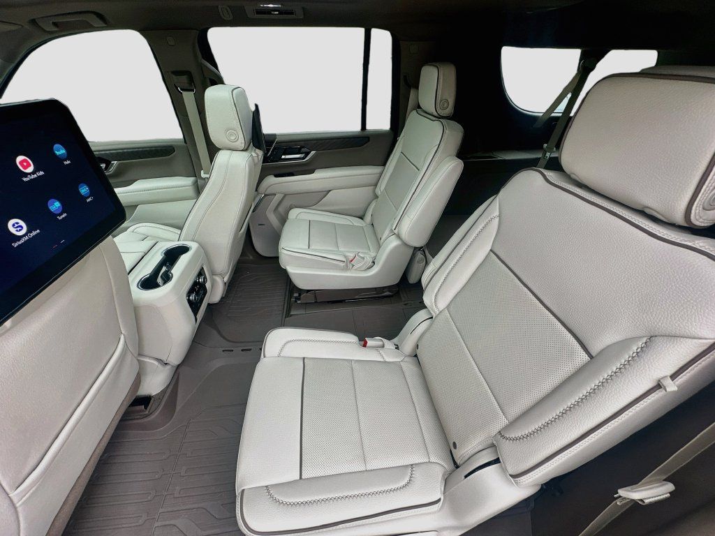 Used 2025 GMC Yukon XL Denali w/ Denali Reserve Package AWD/4WD image 25
