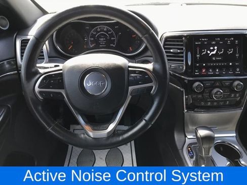 Used 2022 Jeep Grand Cherokee Limited w/ Technology Group AWD/4WD image 7