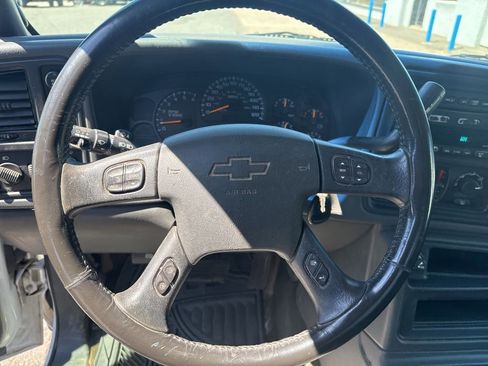 Used 2003 Chevrolet Silverado 1500 LS w/ Off-Road Package AWD/4WD image 21