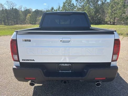 New 2026 Honda Ridgeline Black Edition image 10