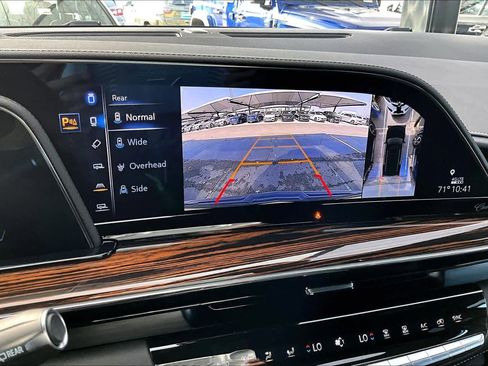 Used 2024 Cadillac Escalade Premium Luxury w/ Performance Package image 26