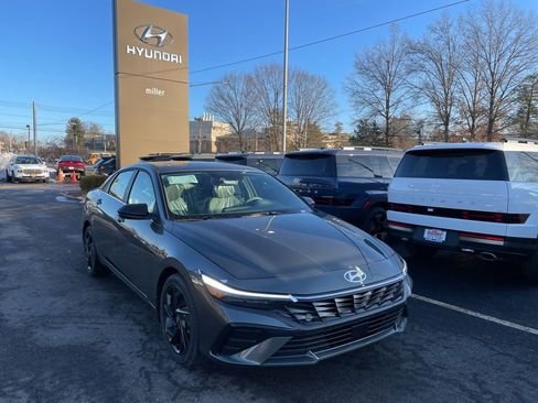 New 2026 Hyundai Elantra SEL Sport image 2