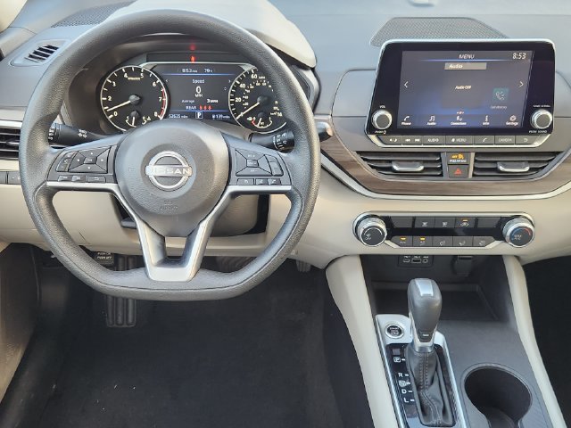 Used 2025 Nissan Altima 2.5 SV FWD image 24