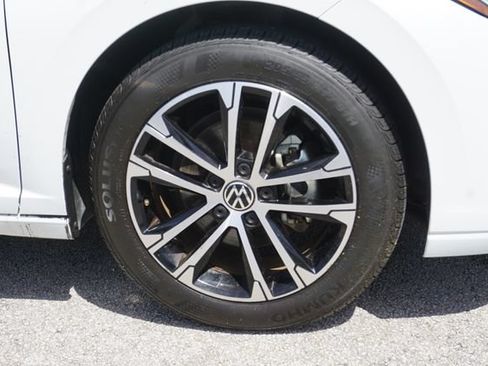 Used 2025 Volkswagen Jetta Sport FWD image 16