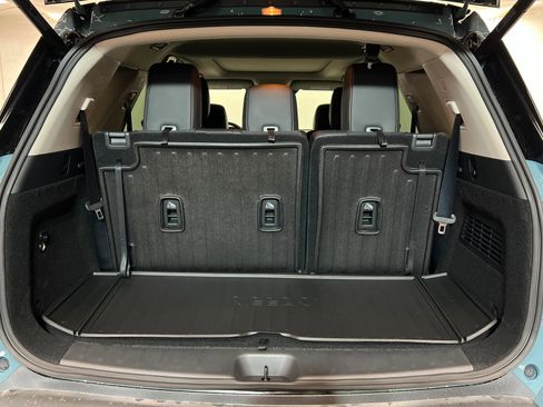 New 2026 Nissan Pathfinder Platinum AWD/4WD image 23