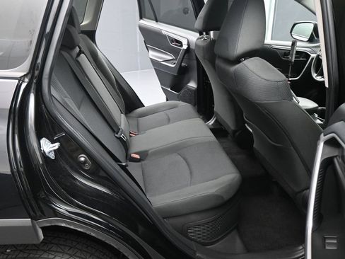 Used 2025 Toyota RAV4 LE image 5