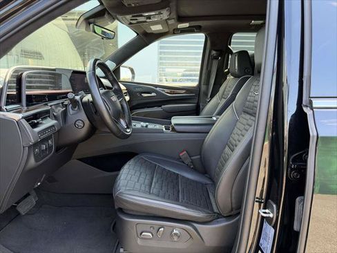 Used 2024 Cadillac Escalade ESV Premium Luxury Platinum AWD/4WD image 20