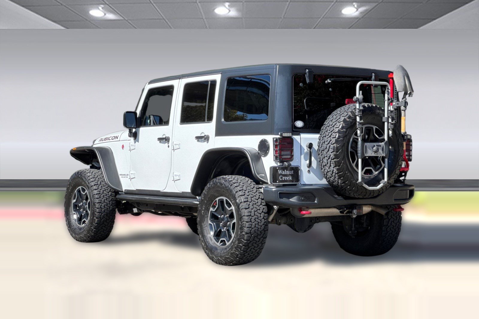 Used 2017 Jeep Wrangler Unlimited Rubicon AWD/4WD image 3