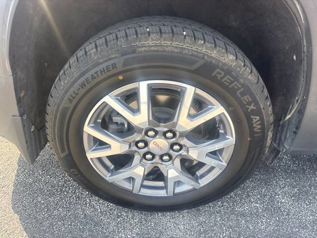 Used 2021 GMC Acadia SLT w/ LPO, Floor Liner Package FWD image 9