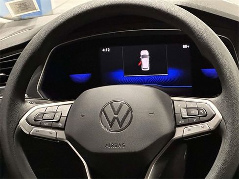 Used 2022 Volkswagen Tiguan S image 19