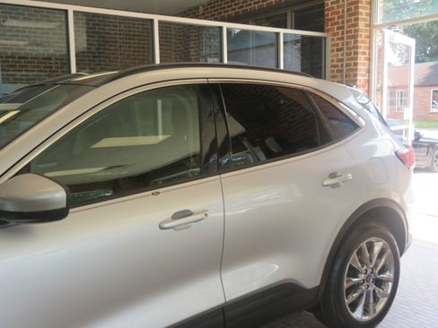 Used 2020 Ford Escape SEL AWD/4WD image 70